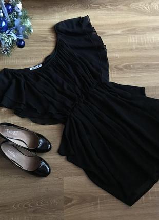 Плаття/сукня чорного кольору