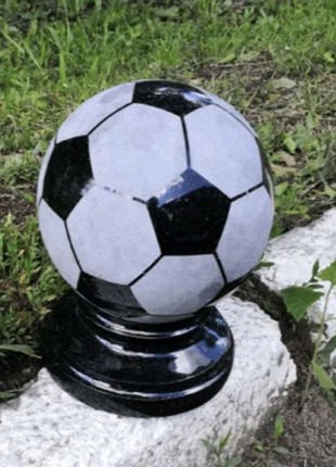 Футбольний м'яч з граніту м'яч із каменю.