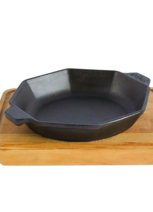 Сковорода чугунная Brizoll Horeca H8-1425-D 14 см с подставкой