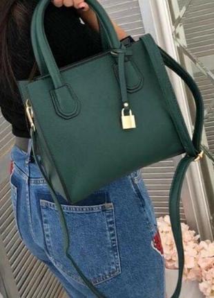 Стильная сумочка темно-зеленого цвета