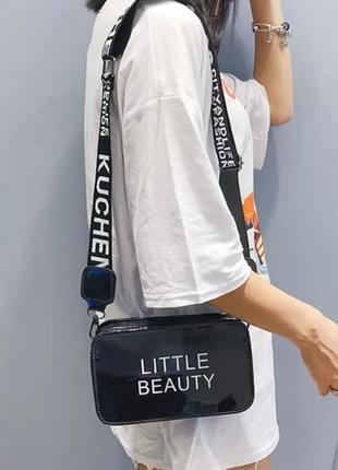 Женская сумочка спортивная  в черном цвете 21*12 см