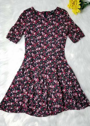 H&m мини платье черное в цветочный принт розы тренд 2021