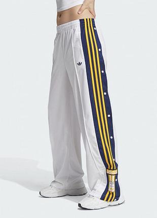Широкие спортивные штаны adidas il2413