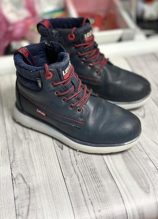 Утепленные ботинки levi’s. 35 размер