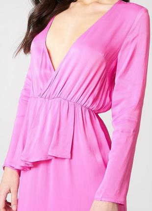 Розовое платье миди из вискозы с длинными рукавами