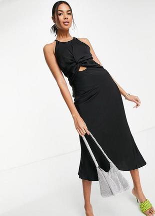 Черное вечернее платье халтер в бельевом стиле