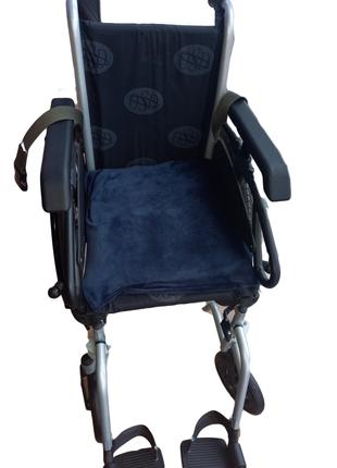Противопролежневая подушка в инвалидную коляску принимающая фо...