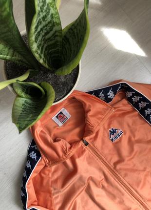 Спортивная куртка, кофта оранжевая,в хорошем состоянии,унисекс...