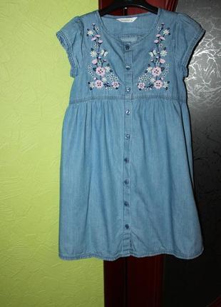 Джинсовое платье с вышивкой девочке 7-8 лет от c&a, германия