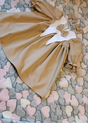 Сукня для дівчинки  з комірцем та рукавом в подарунок від 2 рочка