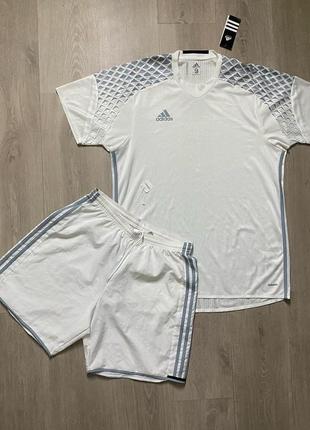 Комплект формы adidas