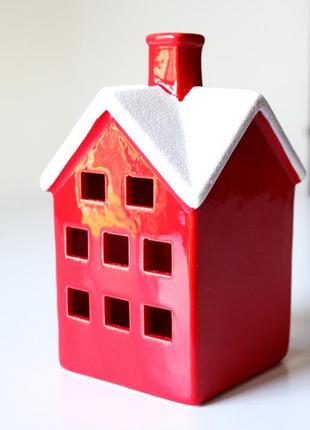 Красный подсвечник с заснеженной крышей, керамический новогодн...