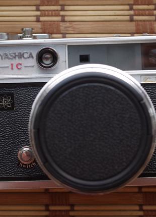 Фотоапарат Yashica 1c lynx 14 Yashinon 45 mm 1.4" як без далек...