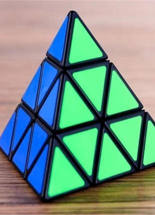 Треугольник головоломка пирамида рубика игры в дорогу