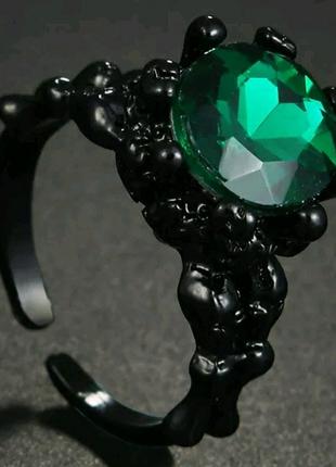 Женское кольцо черное с камнем зеленым размер регулируется
