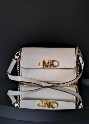 Сумка в стиле michael kors parker medium logo crossbody bag beige