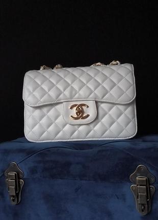 Сумка в стиле chanel 2.55 white