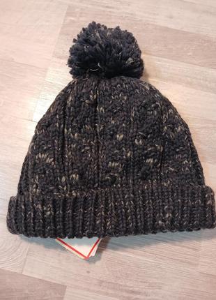 Теплая зимняя шапка next размер 11 -13 лет, новая.
оригинал