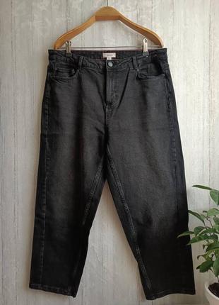 Базовые черные джинсы из новых коллекций