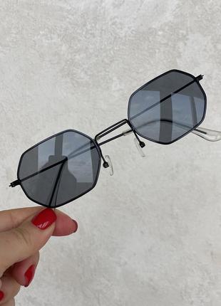 Новые очки имиджевые солнечные черные