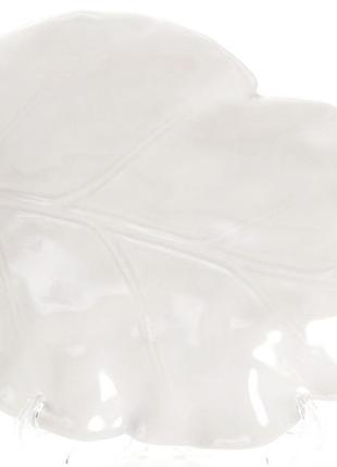 Блюдо фарфоровое "Белый лист" 18.8х12.3см