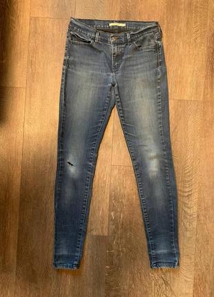 Классные фирменные джинсы скинни levi's super skinny, размер 29.
