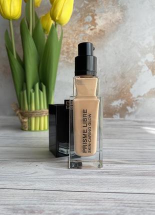 Тональная основа givenchy prisme libre skin-caring glow founda...