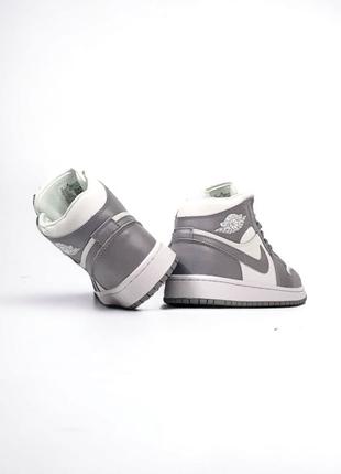 Nike jordan best sale 1 high strap