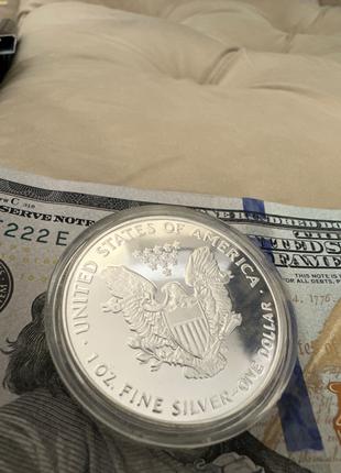 Серебренный доллар США