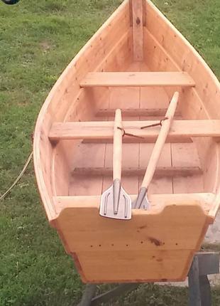 Продам дерев'яний човен