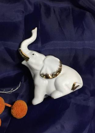 Статуэтка фигурка слон с поднятым хоботом слоник позолота бело...