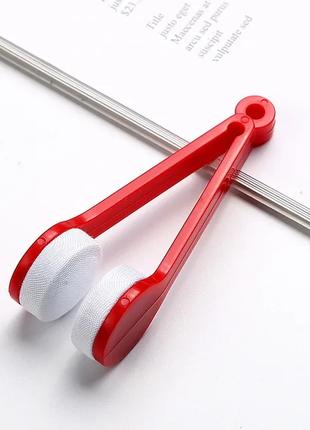 Портативный мини - очиститель ( спонжик ) линз в очках - красный