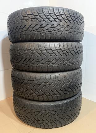 Продам зимові шини Nokian Hakkapeliitta R3 SUV 215/60 R17 4 шт6,5