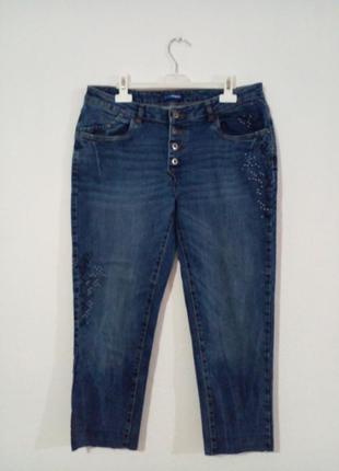 Цікаві укорочені джинси з вишивкою боро