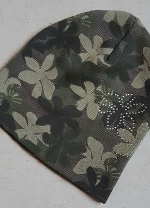Шапочка h&m швеция камуфляж цветы со стразами хаки на 8-11 лет