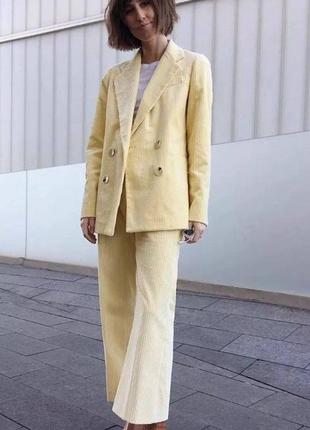 Двубортный вельветовый жакет пиджак желто-лимонного цвета