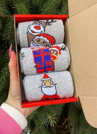 Набір жіночих новорічних шкарпеток 36-41 на 3 пари у коробці