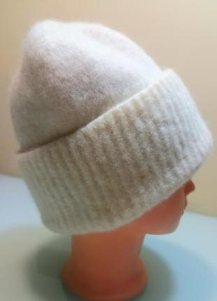 Зимняя белая вязано-валяная шапка бини, 100% шерсть