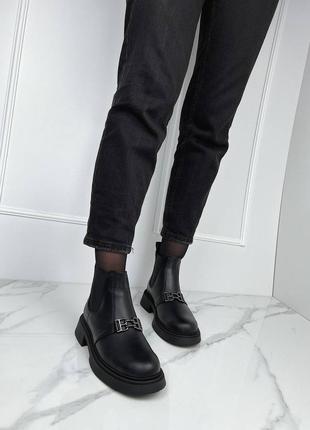 Жіночі зимові чорні черевики челсі з натуральної шкіри на хутрі