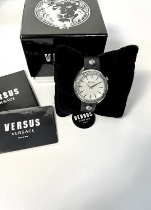 Годинник versus versace часы