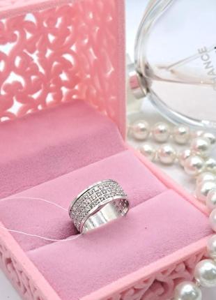 Серебряное широкое кольцо в белых фианитах 925 размер 16