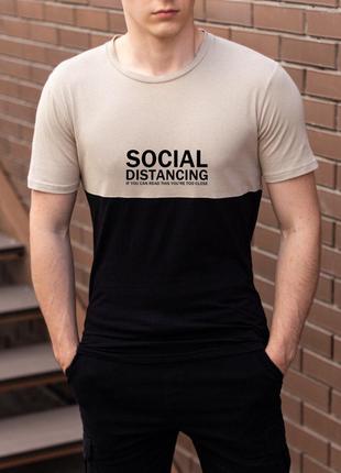Мужская бежевая с чёрным футболка c принтом "Social distancing"