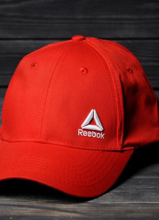 Красная кепка Reebok (унисекс)