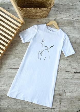 Универсальное белое платье-футболка с принтом "Линейная девушка"