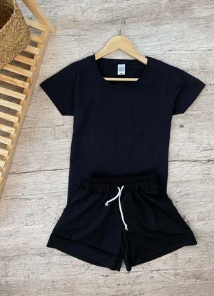 Женский летний комплект чёрная футболка и чёрные шорты