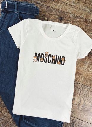 Женская белая футболка с принтом "Moschino"