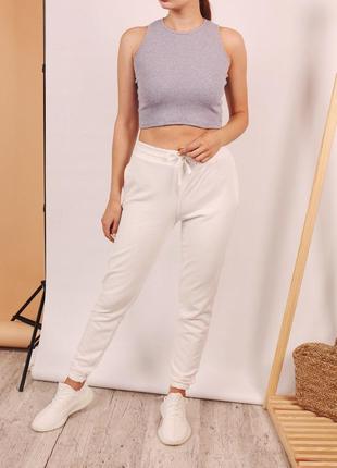 Женский летний комплект серый базовый топ и белые штаны
