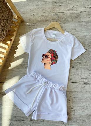 Женский летний комплект белая футболка с принтом "Косынка" и б...
