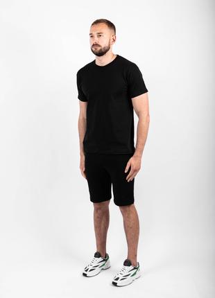 Мужской летний комплект чёрная футболка и чёрные шорты