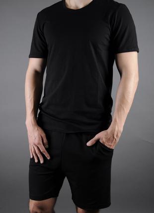 Чоловічий комплект чорна футболка + чорні шорти